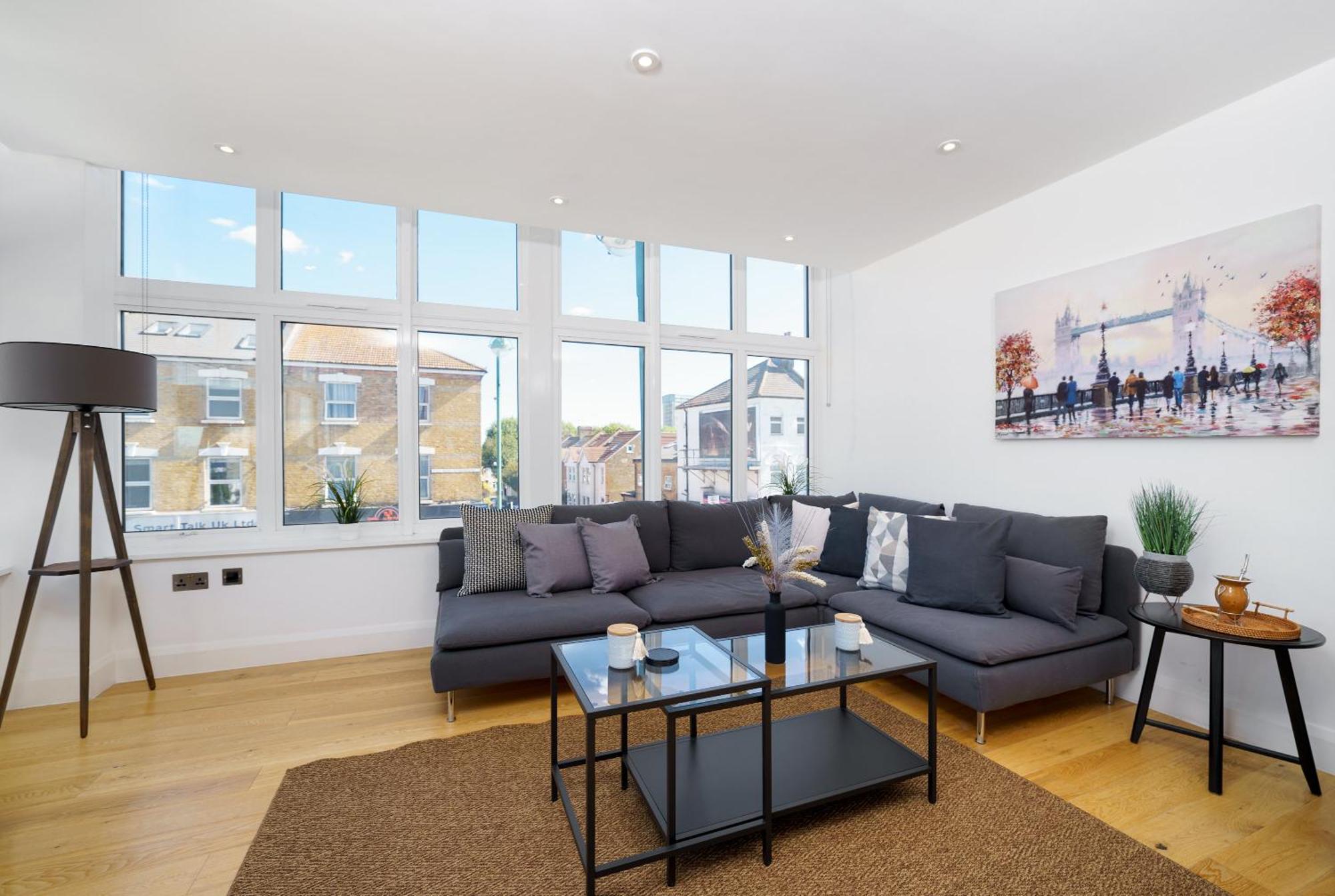 Panther House By Oval Londen