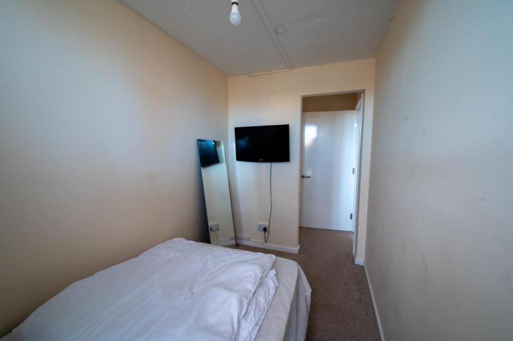 View Bermondsey Apartment *