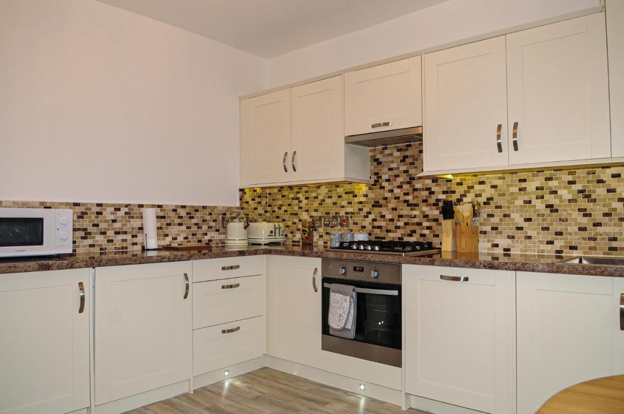 Apartamento Luxury 5 Star - Parking, Garden, Nr Greater Metro Stations