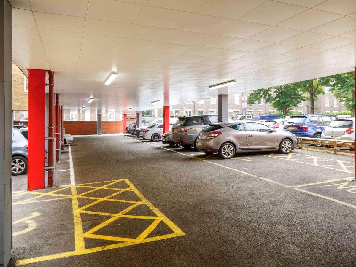 Ibis Greenwich Hotel 3*