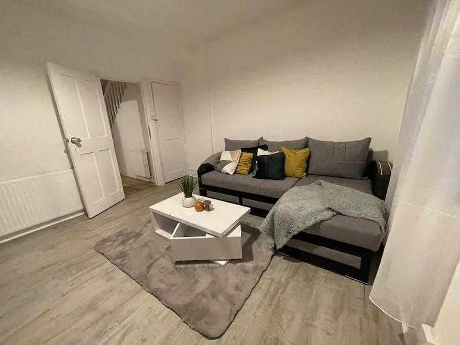 Appartement Spacious 2 Bedroom On Tower Bridge *