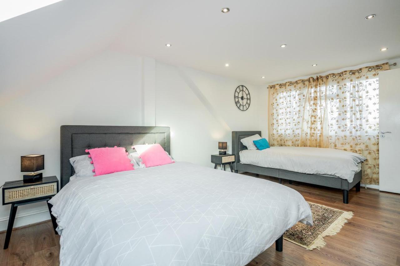 Entire Lovely Family With Parking, Wifi, Netflix, Self Check-in * Londres