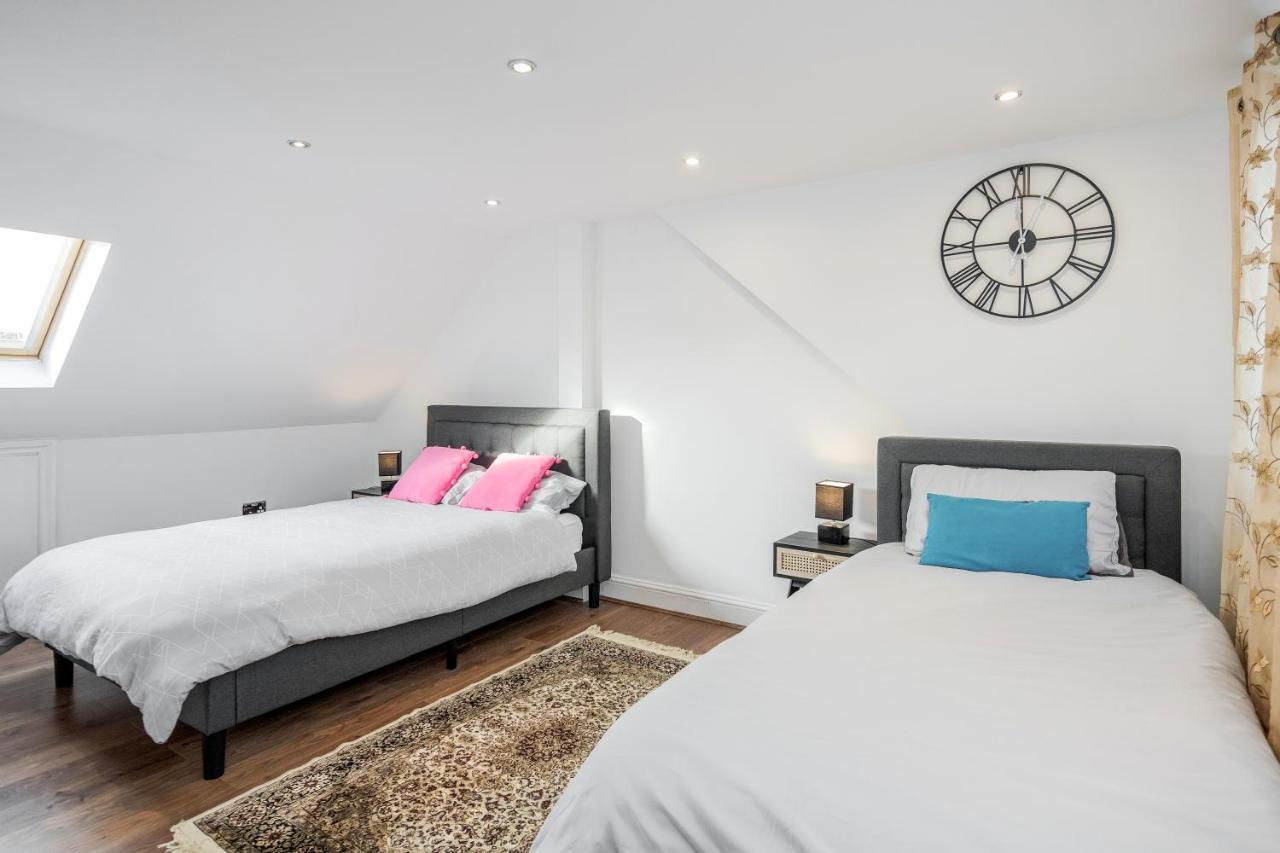 Entire Lovely Family With Parking, Wifi, Netflix, Self Check-in * Londres
