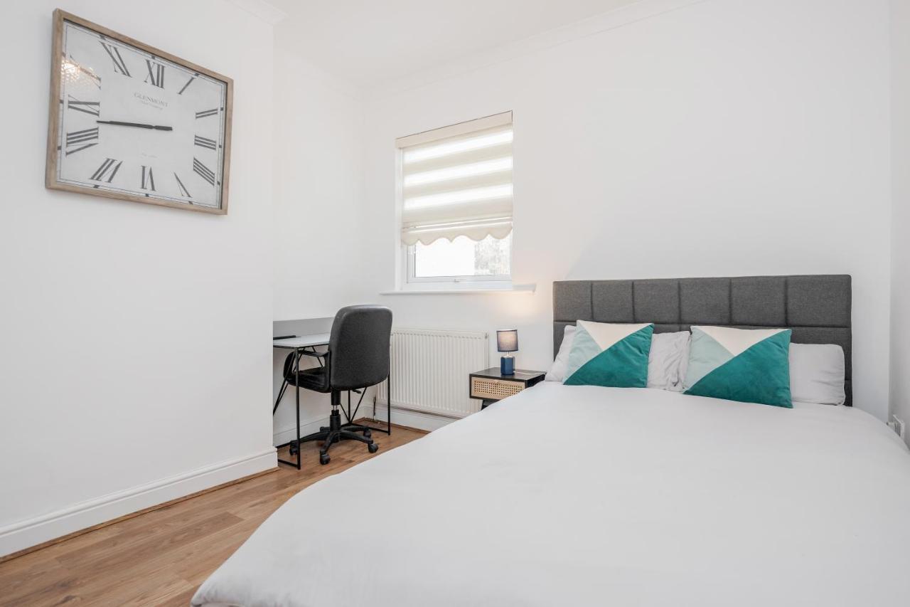 Entire Lovely Family With Parking, Wifi, Netflix, Self Check-in * Londres