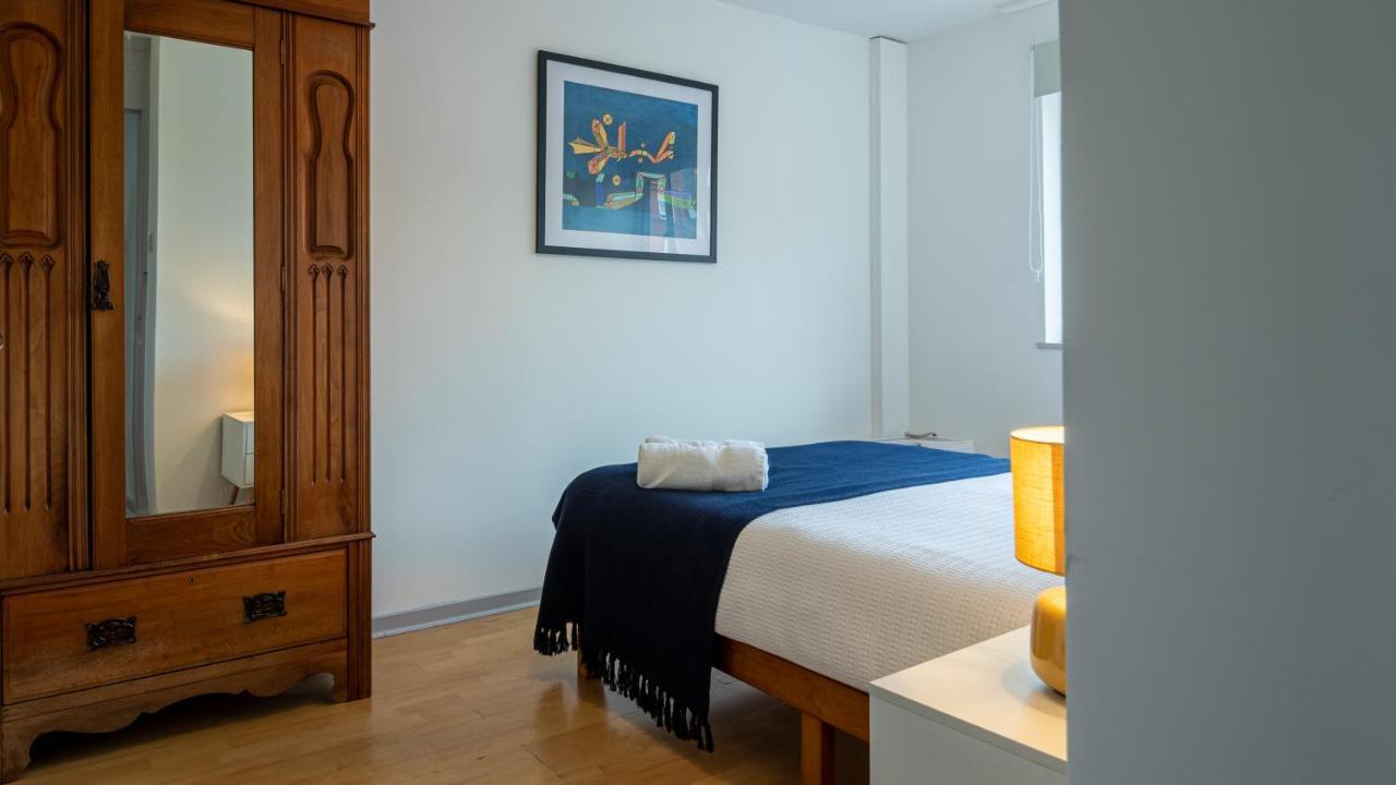 Bridge 3 Bedroom House With Reception Room, Office And Private Garden Сasa de vacaciones *
