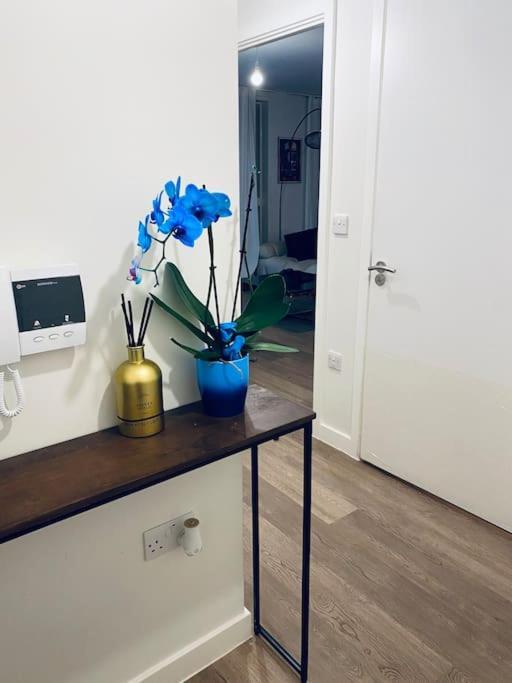 Stunning 1 Bed Luxury Apartment *