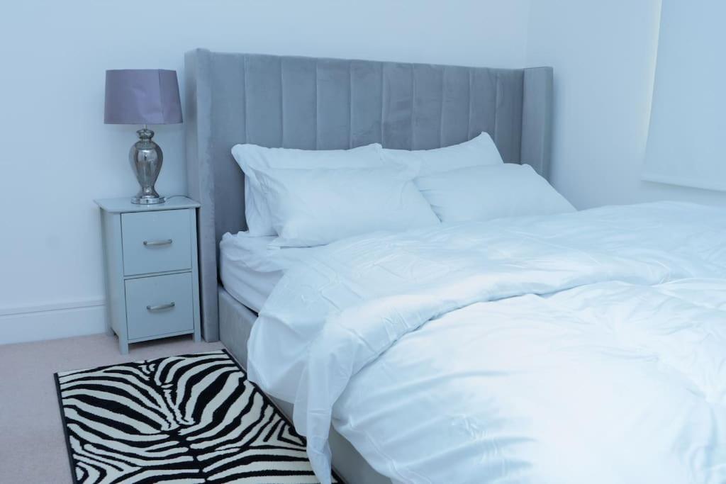 1 Bed Luxury Comfortable Apt Londres