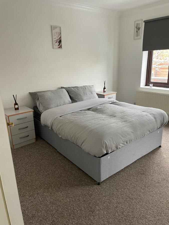 Lovely 4 Bedroom 2 Bathroom * Londres