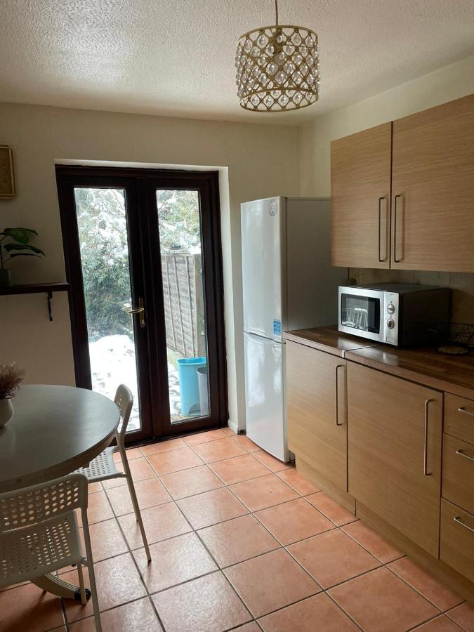 Apartamento Lovely 4 Bedroom 2 Bathroom *