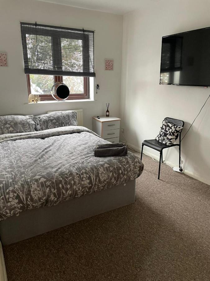 Lovely 4 Bedroom 2 Bathroom Apartamento *