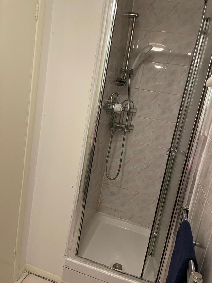 Apartamento Lovely 4 Bedroom 2 Bathroom *