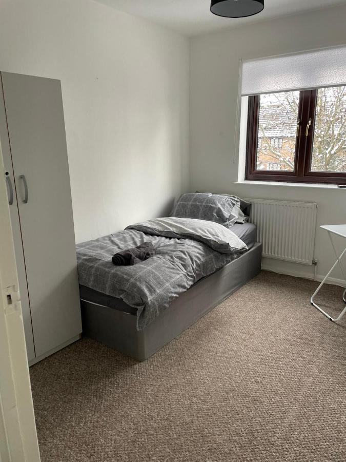 Lovely 4 Bedroom 2 Bathroom Apartamento *