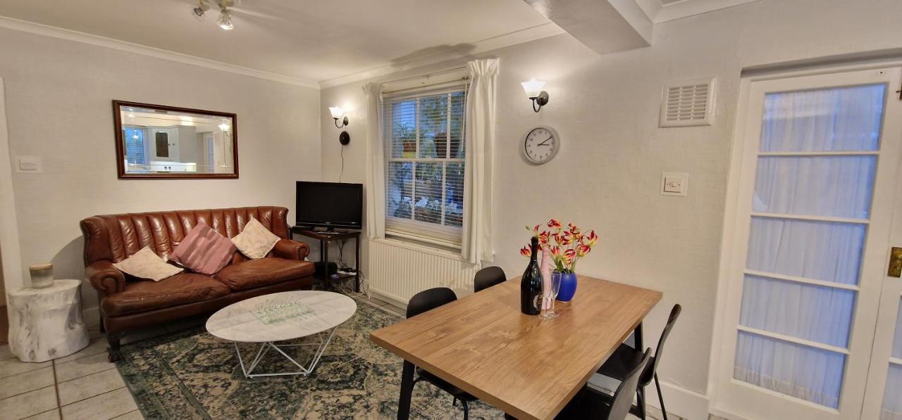 Inviting You To Your From 10 Minutes From Stratford Westfield * Londres