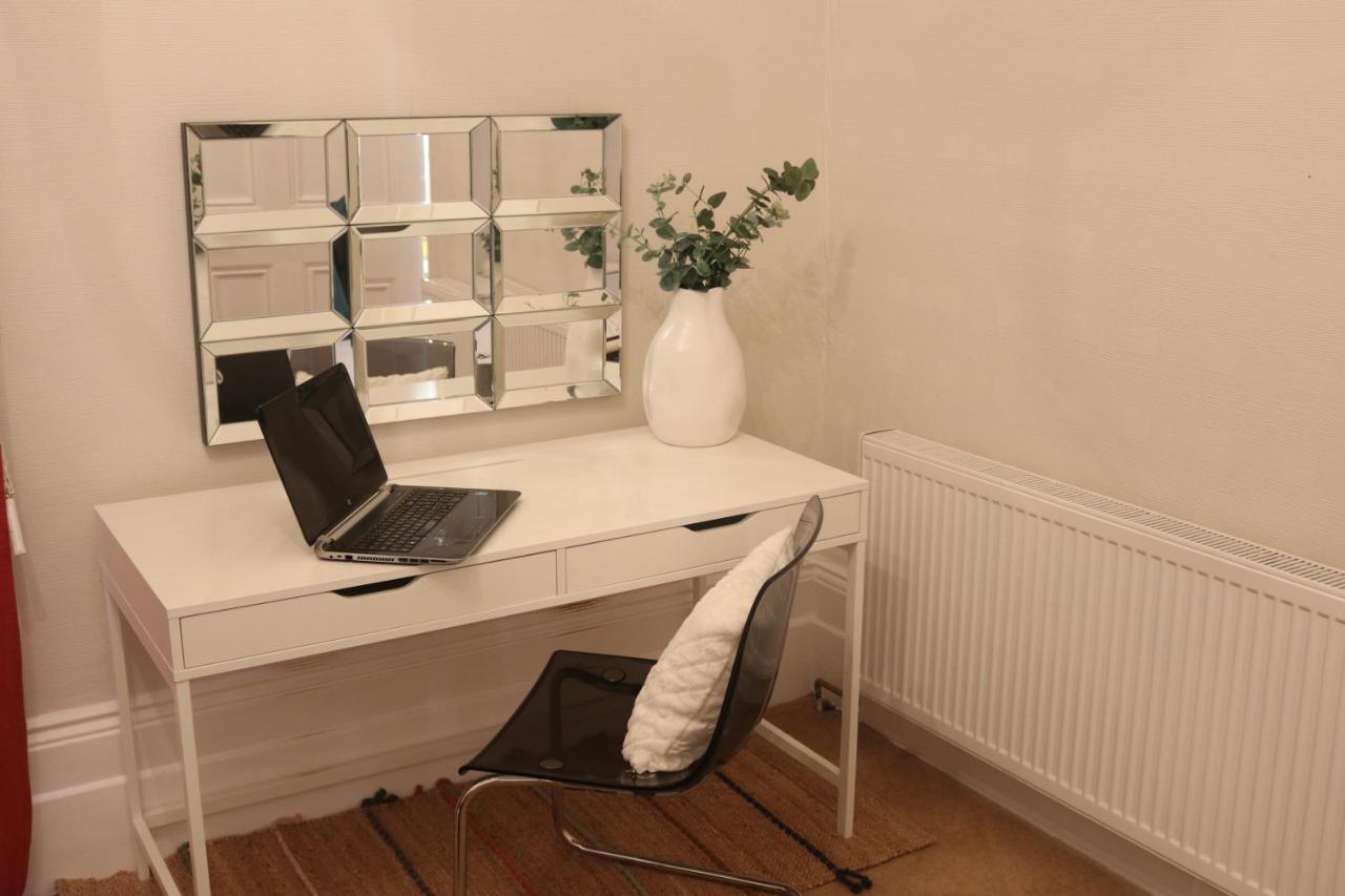 Inviting You To Your From 10 Minutes From Stratford Westfield * Londres
