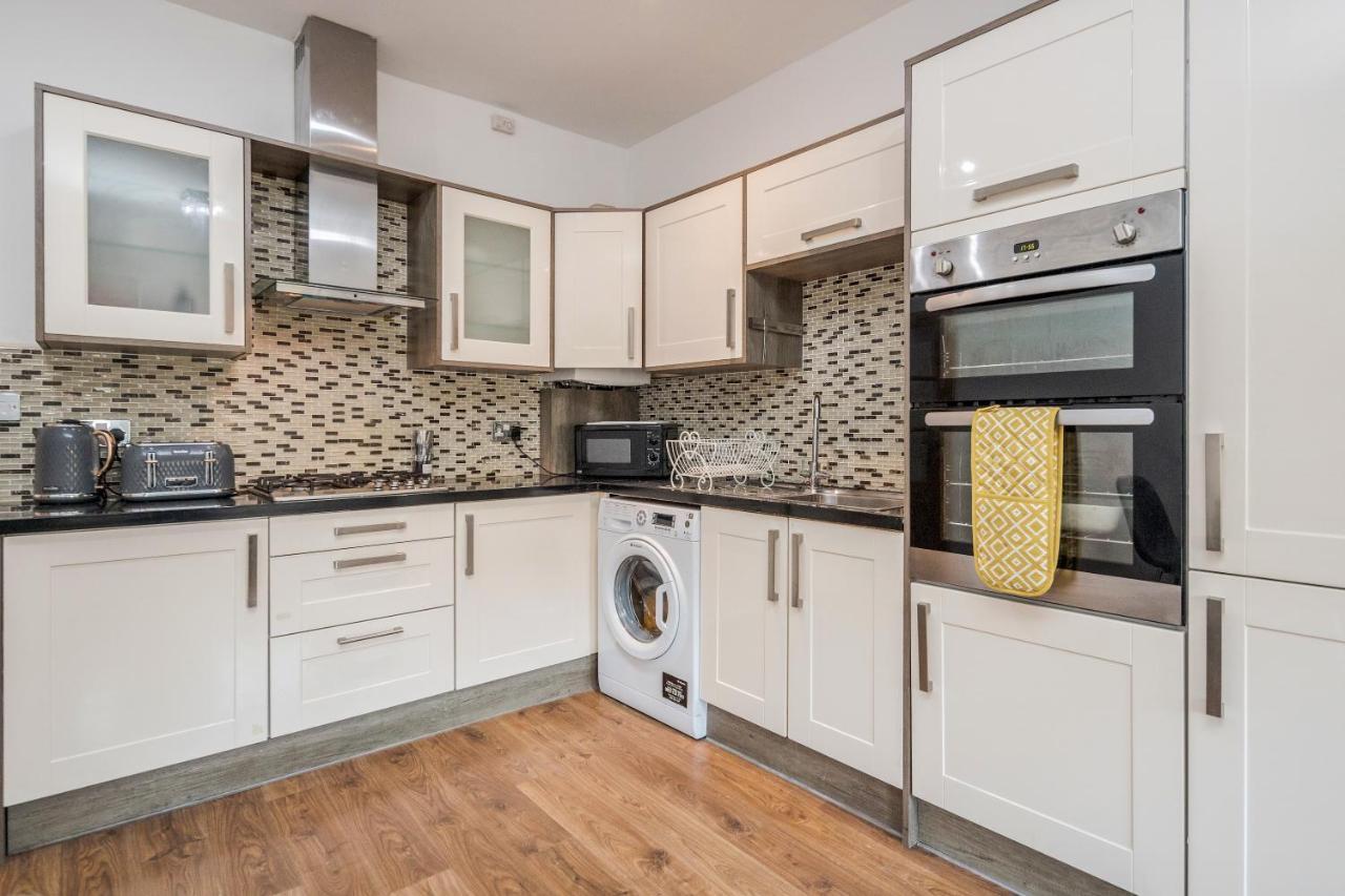 Entire Lovely Family With Parking, Wifi, Netflix, Self Check-in Apartamento