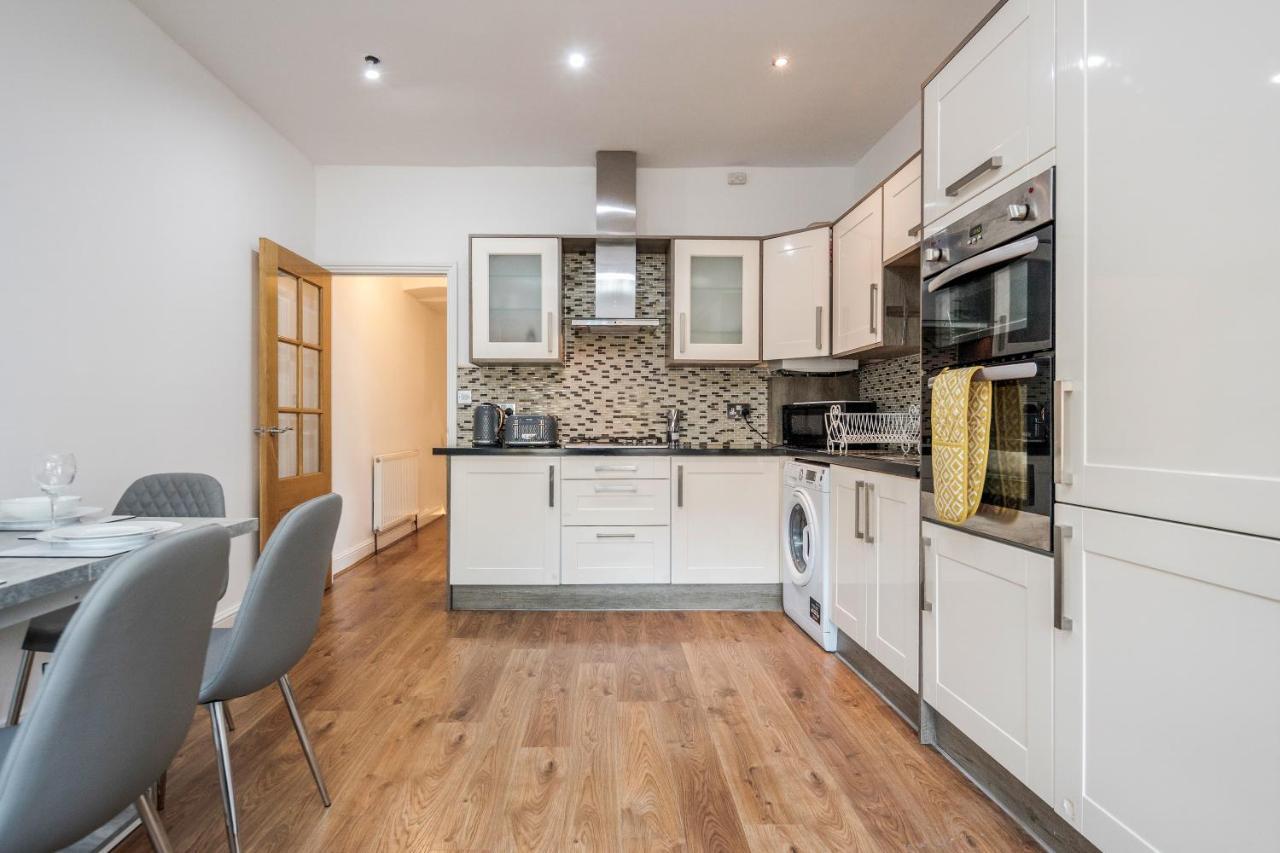 Entire Lovely Family With Parking, Wifi, Netflix, Self Check-in Apartamento *