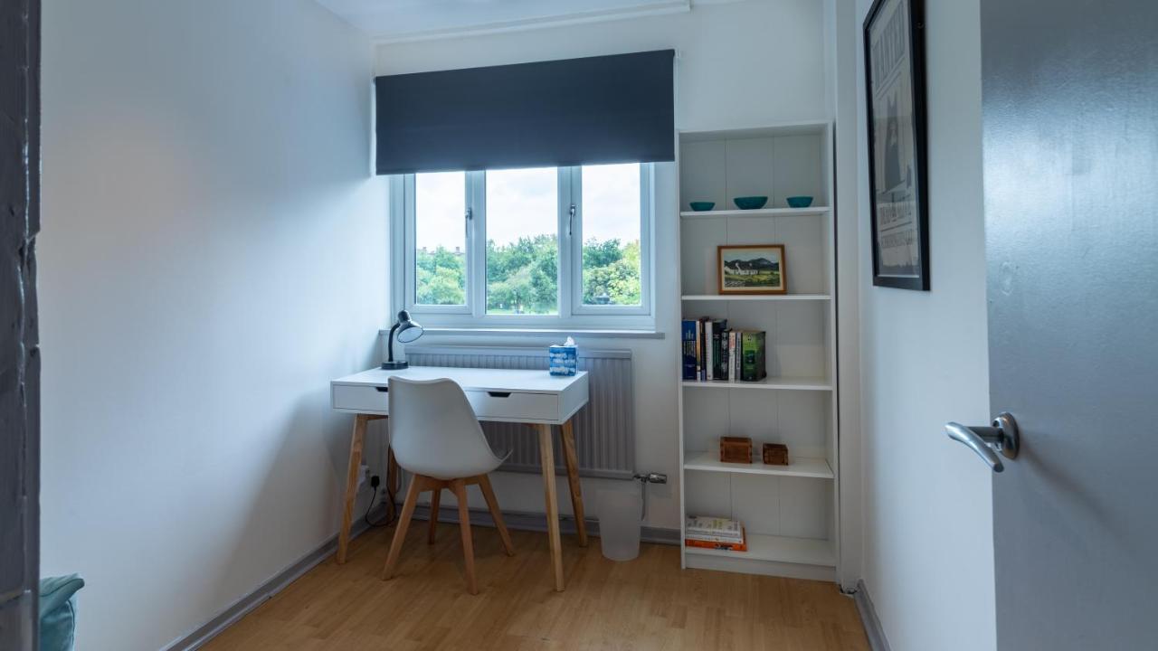 Bridge 3 Bedroom House With Reception Room, Office And Private Garden Holiday home