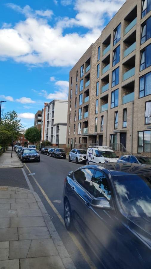Docklands 2 Bedroom 2 Bath *