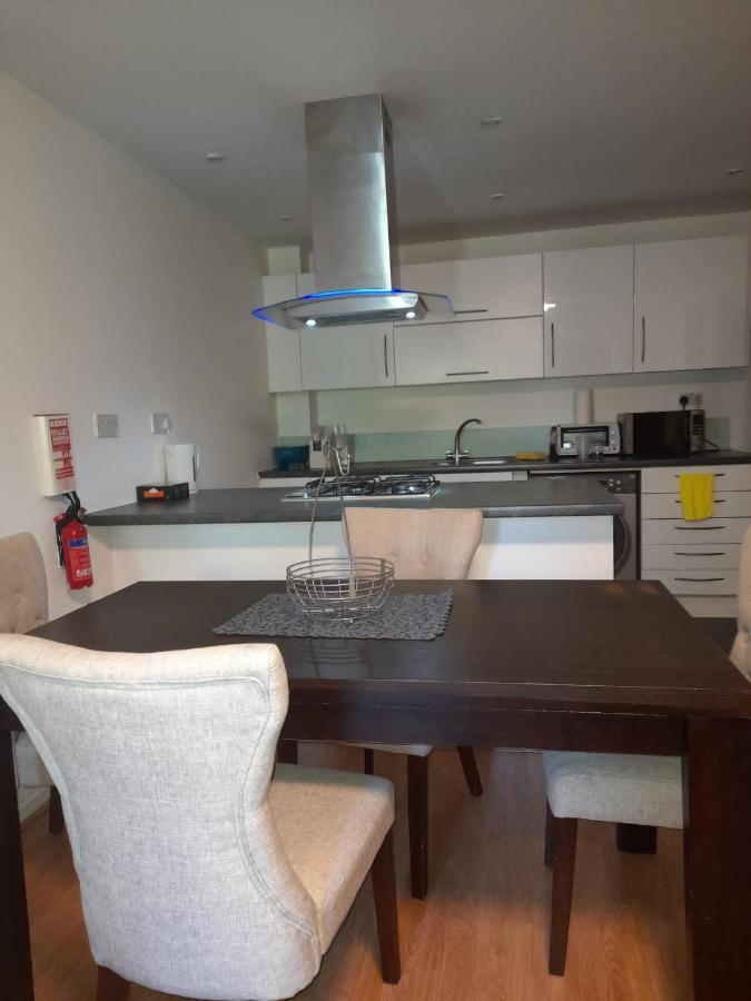 Docklands 2 Bedroom 2 Bath *
