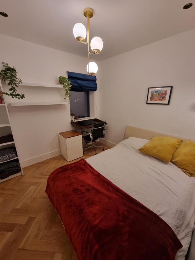 Bright Spacious In The Park Homestay *