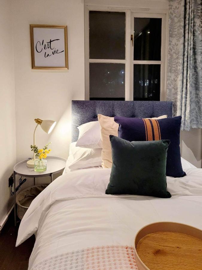 Apartamento Stepney Gated Area With Parking & Garden Londres