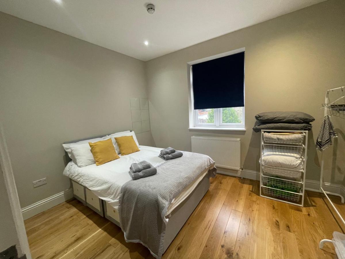 Appartement Lovely 1 Bedroom With On Street Parking Londen