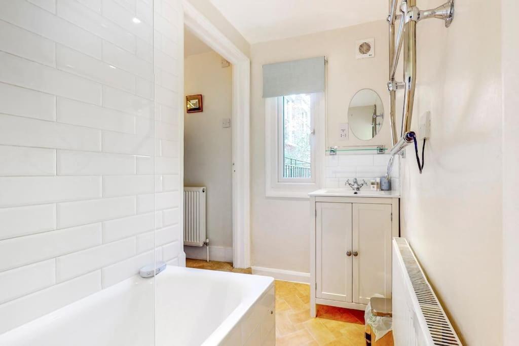 Beautiful Two Bedroom In Honor Oak Appartement Londres
