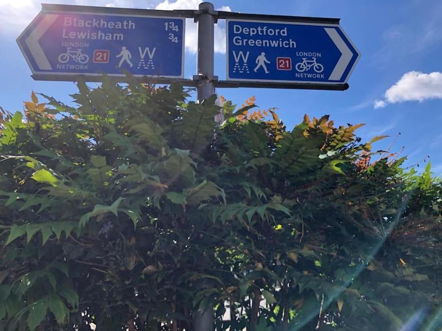 Apartment Morden Flat Close To Dlr Station With Free Parking