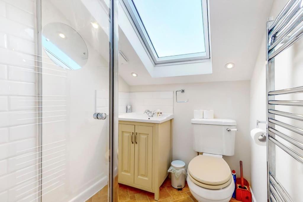 Beautiful Two Bedroom In Honor Oak Londres