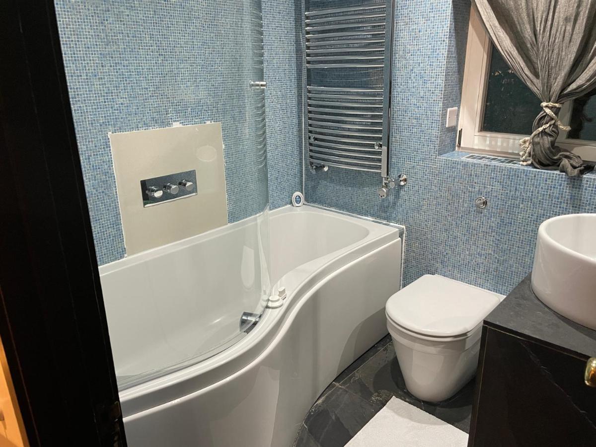 Stepney Gated Area With Parking & Garden Apartamento *