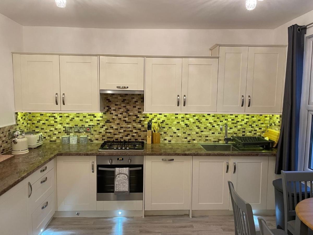 Luxury 5 Star - Parking, Garden, Nr Greater Metro Stations Apartamento