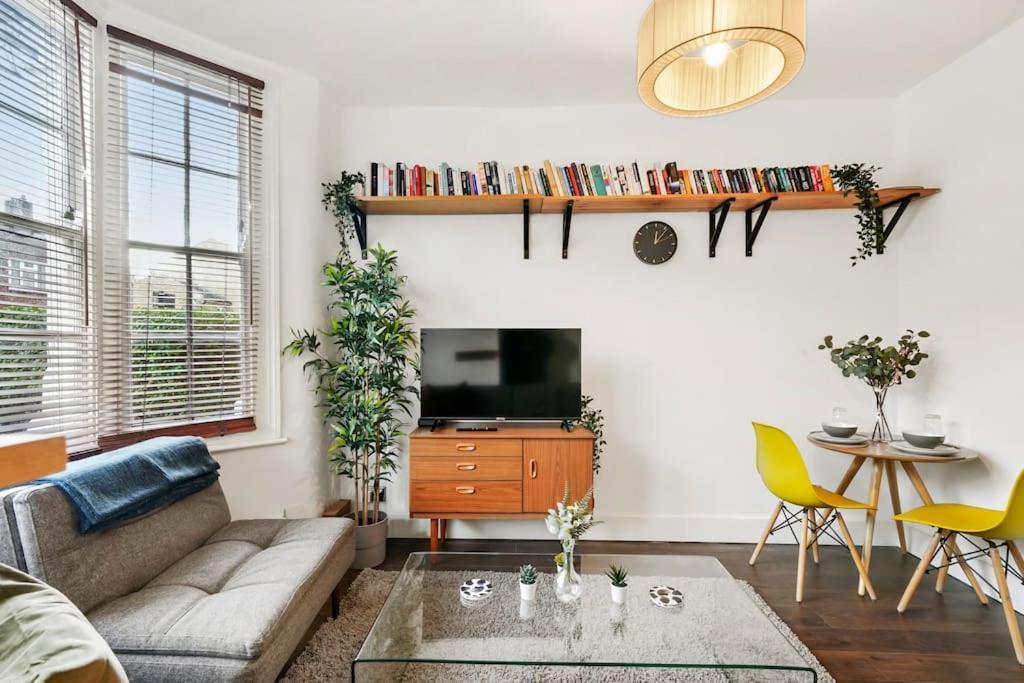 2 Bed Garden Flat Leyton Village London