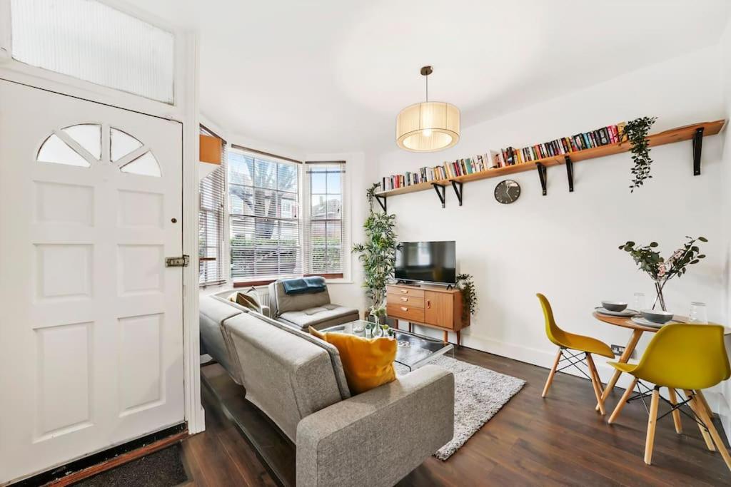 2 Bed Garden Flat Leyton Village Apartment *