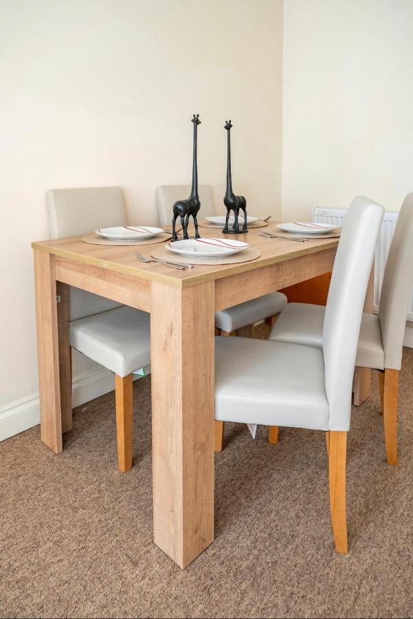 Сasa de vacaciones 2 Bed Terraced House With Loft In Stratford Londres