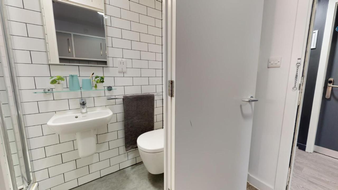 For Students Only At Shoreditch In Apartment London