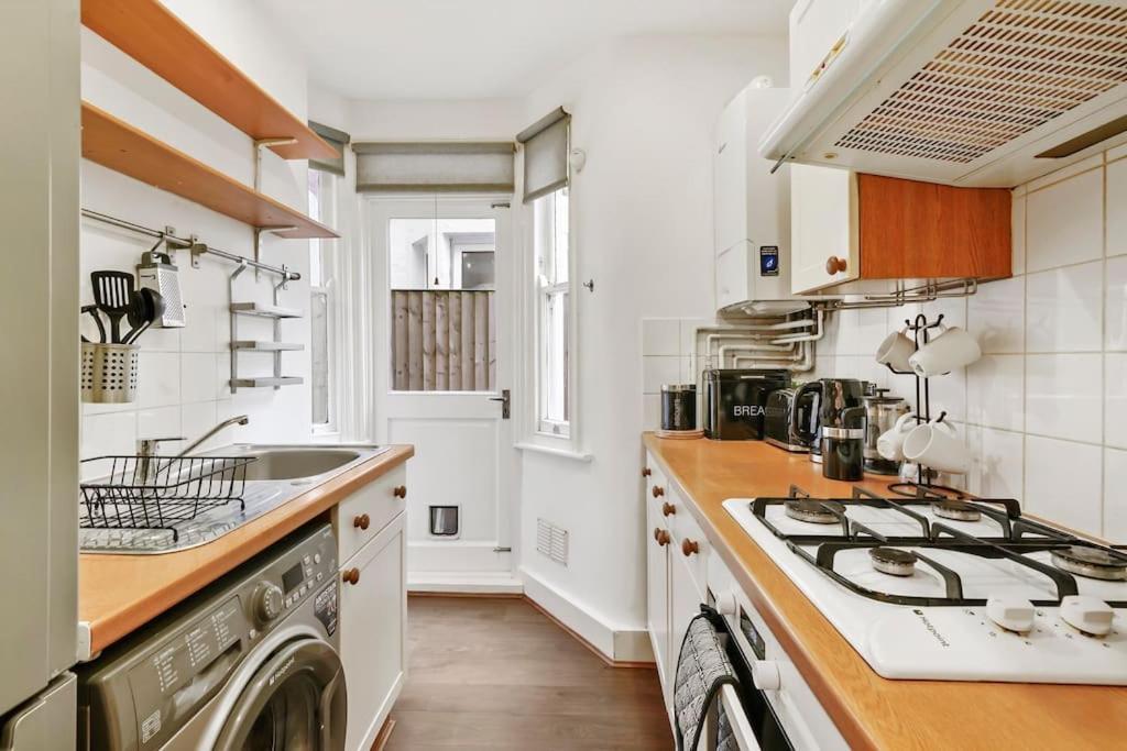 2 Bed Garden Flat Leyton Village *