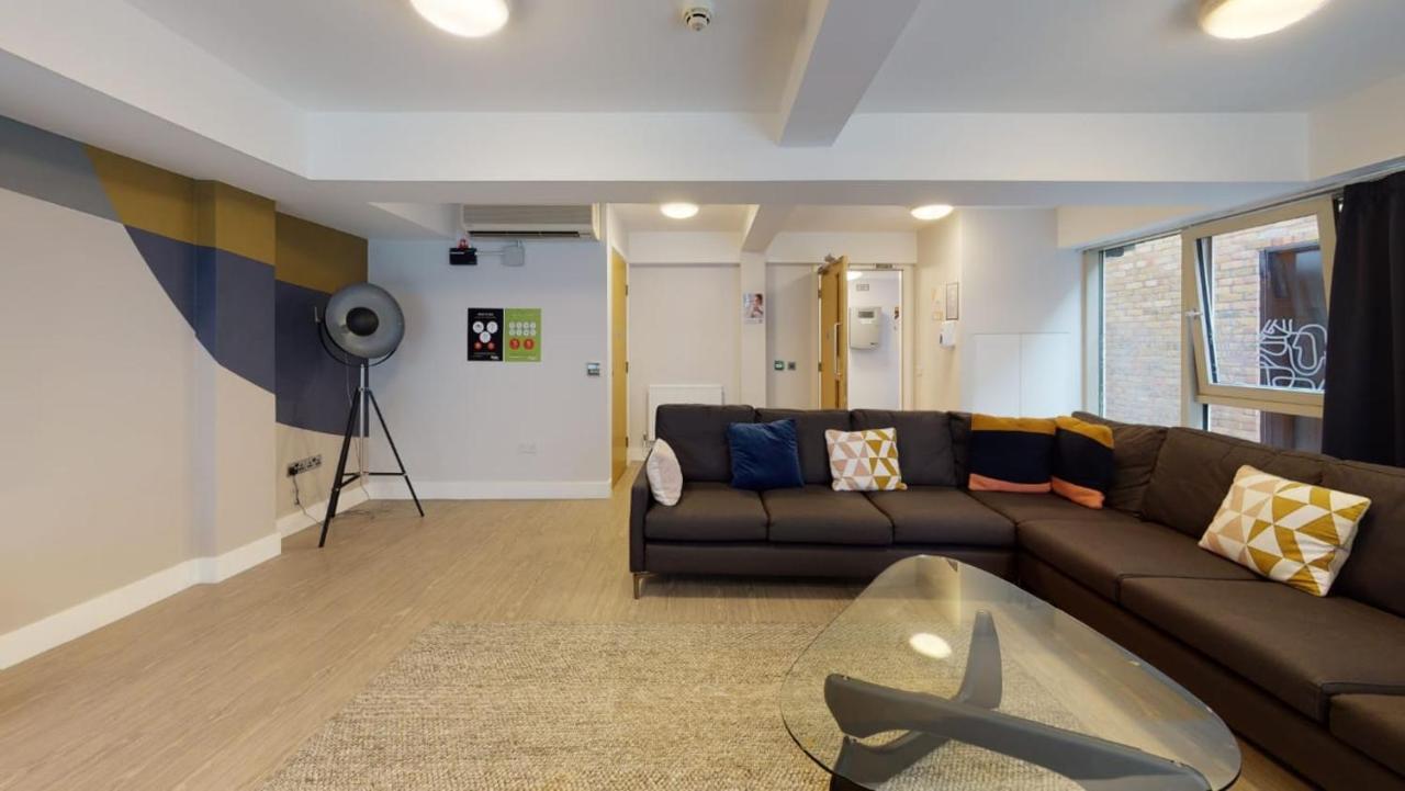 For Students Only Contemporary At Iq Hoxton In Apartment