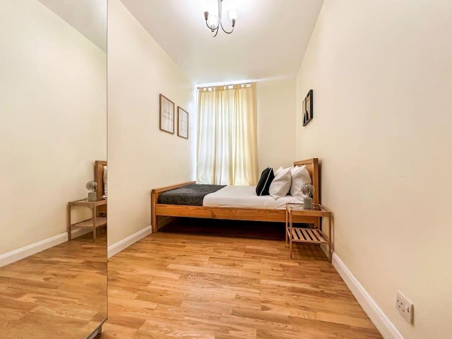 Spacious 4 Bed Flat Near 02 Arena Greenwich Londres