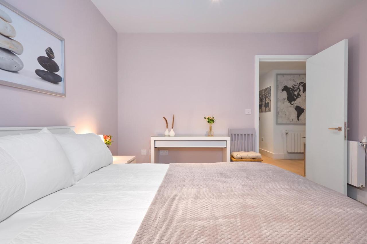 2 Bedroom Luxury With Balcony *