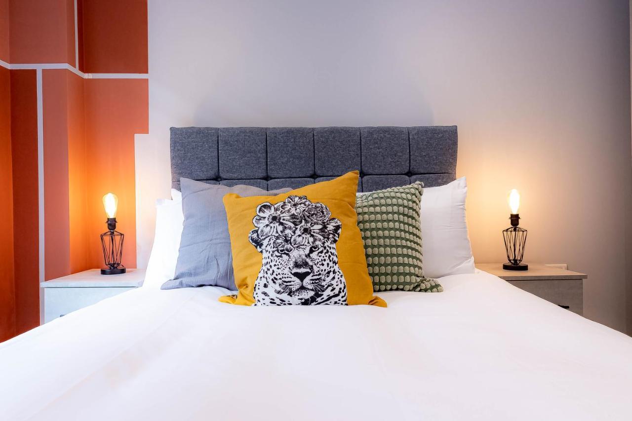 Luxurious Hackney Near Train Station Vakantiehuis Londen