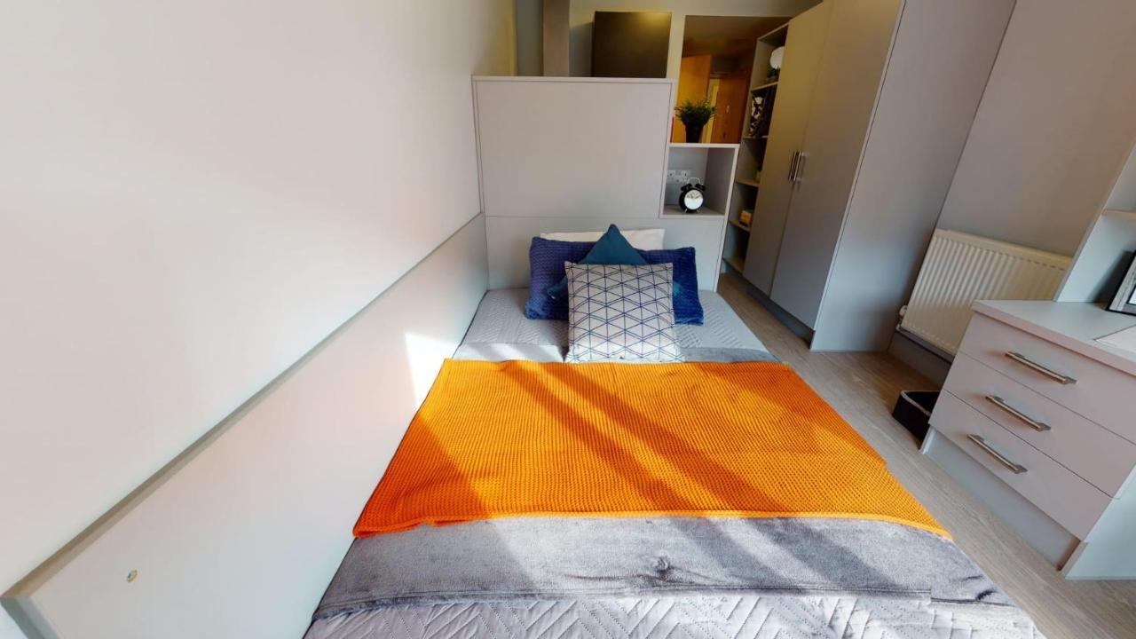 For Students Only Contemporary At Iq Hoxton In * London
