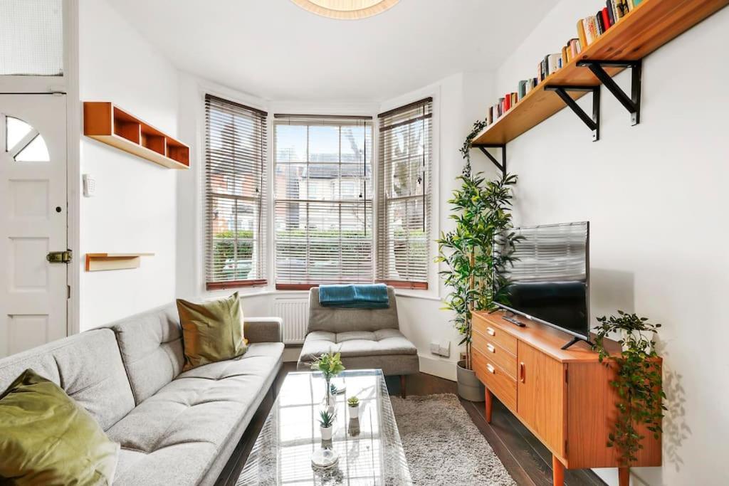 Apartment 2 Bed Garden Flat Leyton Village