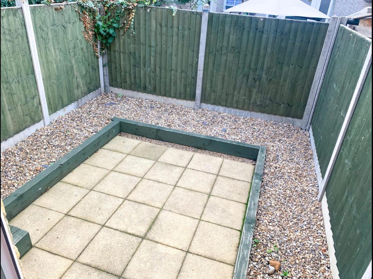 Сasa de vacaciones 2 Bed Terraced House With Loft In Stratford *