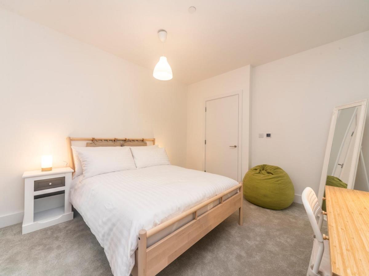 Pass The Keys Spacious Bright Flat 20 Mins To * Londres