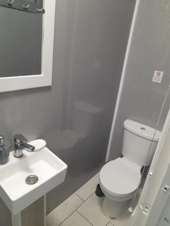 Two Bedroom Close To Central Appartement Londen