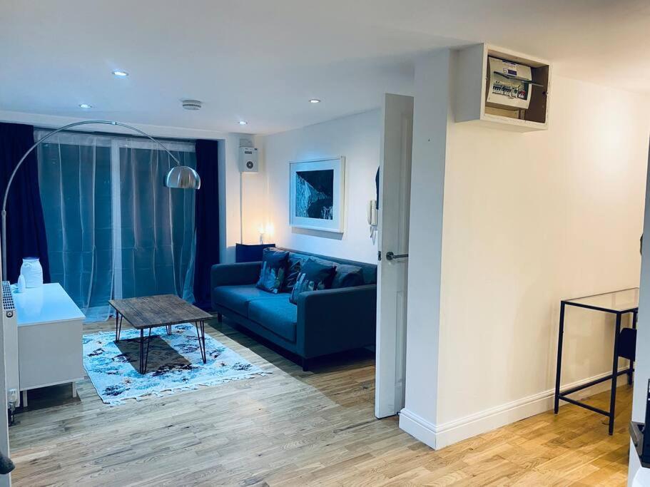 One Bedroom Near Dalston Station * Londres