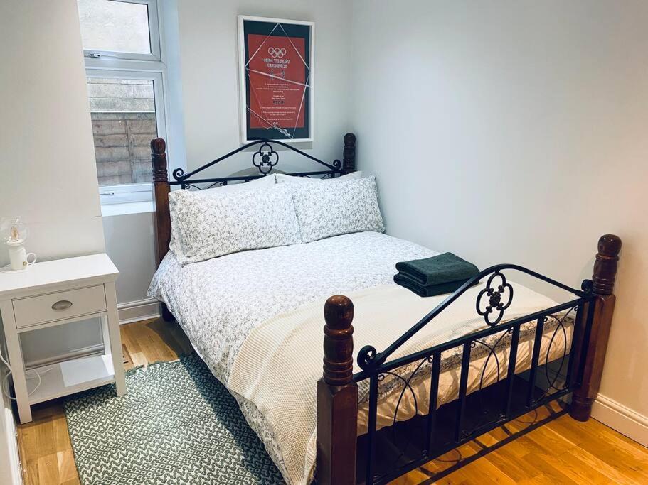 One Bedroom Near Dalston Station Londres