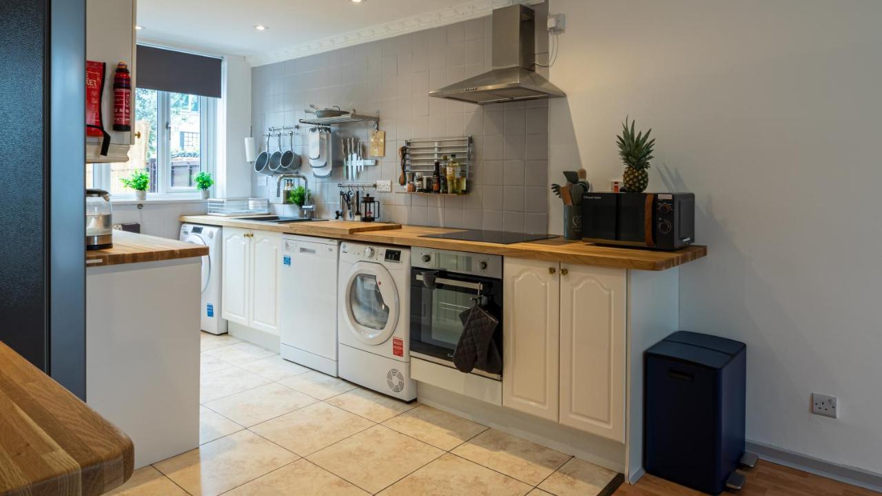 Holiday home Bridge 3 Bedroom House With Reception Room, Office And Private Garden London