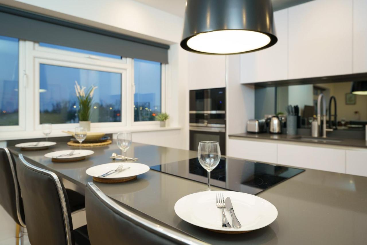 Panther House By Oval * Londen