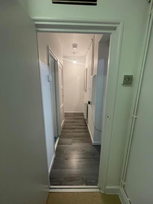 Appartement Lovely Spacious Studio Apartment, Separate Kitchen *